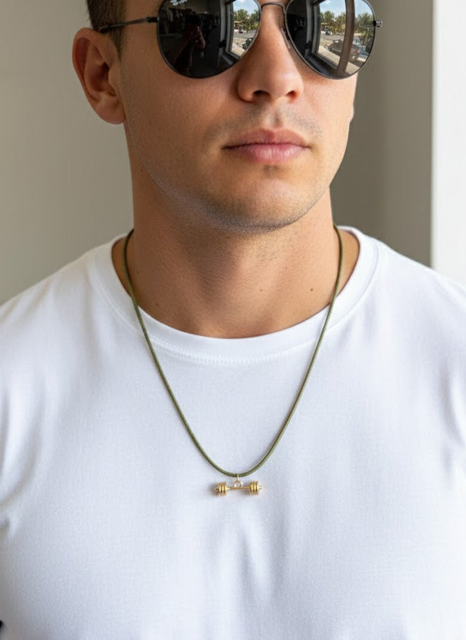 Choker Iron Strength: Empoderamiento en Cuero y Acero