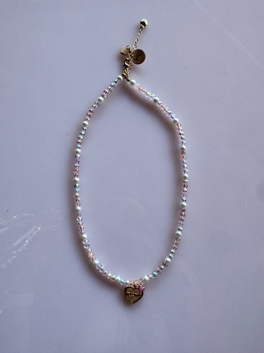 Collar Maternal Glow: Cristales, Perlas y Amor Infinito